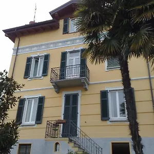 https://villa-stefy-dervio.it-lombardy.com